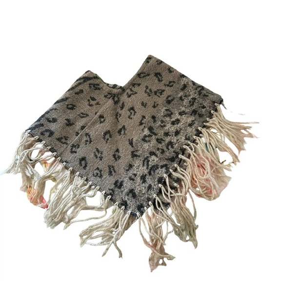 Made in the USA girls small knit animal print pancho with fringe - Picture 2 of 3